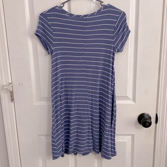 Short Sleeve Dress - Picture 2 of 3